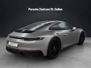 PORSCHE 911 Carrera 4 GTS