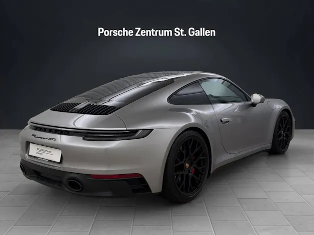 PORSCHE 911 Carrera 4 GTS