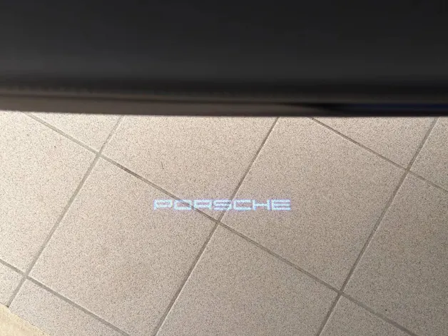 PORSCHE 911 Carrera 4 GTS