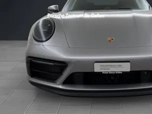 PORSCHE 911 Carrera 4 GTS