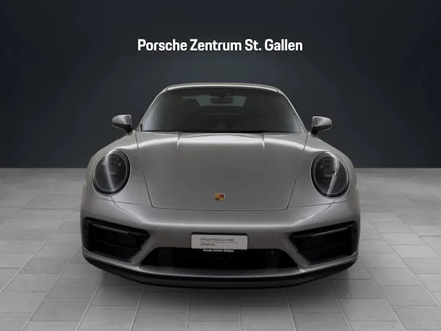 Porsche 911 Carrera 4 GTS