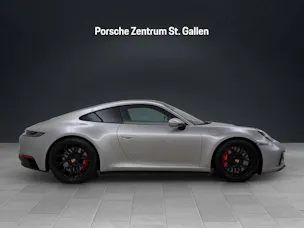 PORSCHE 911 Carrera 4 GTS