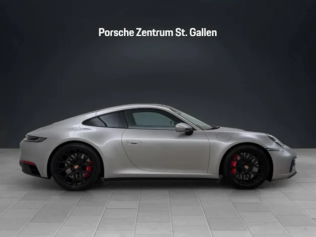 PORSCHE 911 Carrera 4 GTS