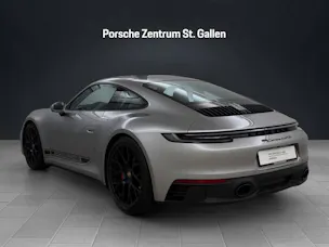 Porsche 911 Carrera 4 GTS