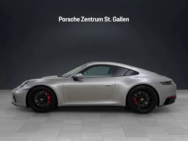 PORSCHE 911 Carrera 4 GTS