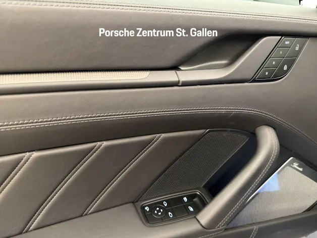 Porsche 911 Carrera 4 GTS