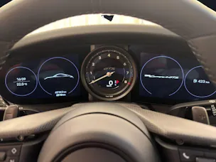 PORSCHE 911 Carrera 4 GTS