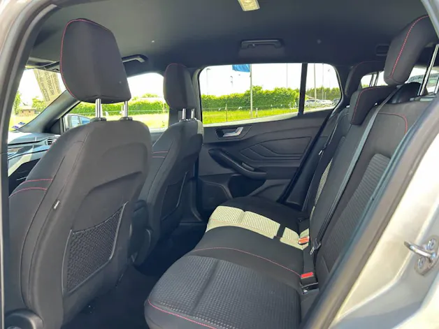 Ford Focus Kombi 1.0i EcoB 155 ST-Line