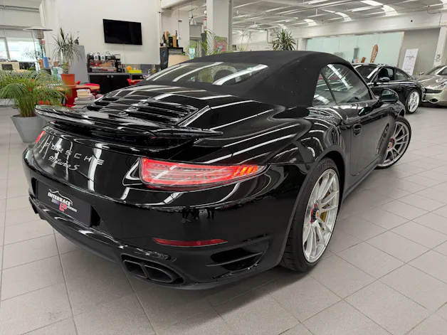 Porsche 911 Turbo S Cabrio PDK