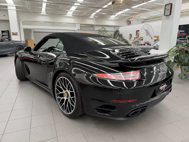 PORSCHE 911 Turbo S Cabrio PDK