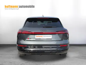 Audi Q8 50 e-tron S line quattro
