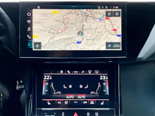 Audi Q8 50 e-tron S line quattro