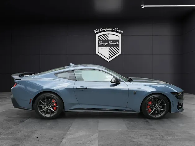 Ford Mustang Coupé 5.0 V8 Dark Horse