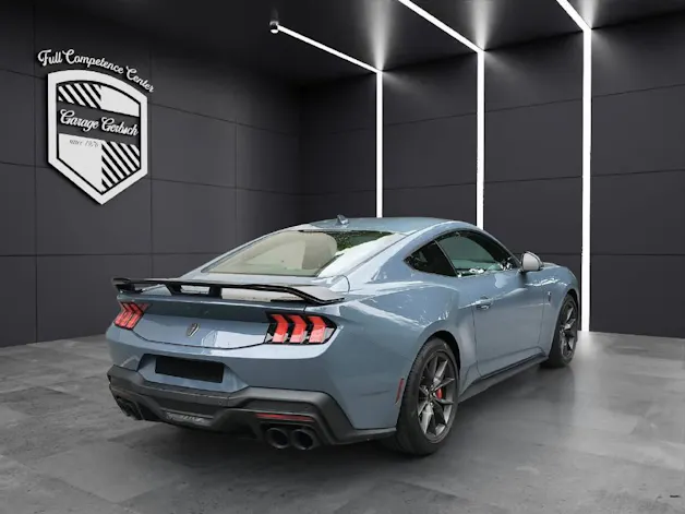 Ford Mustang Coupé 5.0 V8 Dark Horse