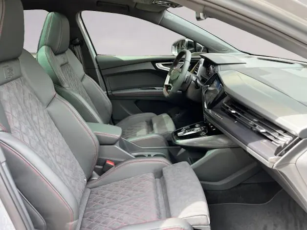 Audi Q4 e-tron 45 Edition Swiss Ski quattro