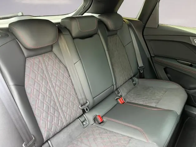 Audi Q4 e-tron 45 Edition Swiss Ski quattro
