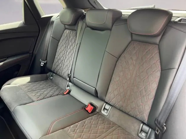 Audi Q4 e-tron 45 Edition Swiss Ski quattro