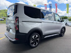 Ford Tourneo Bus 340 L1H1 PHEV Active