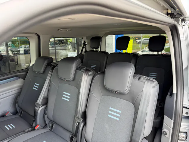 Ford Tourneo Bus 340 L1H1 PHEV Active
