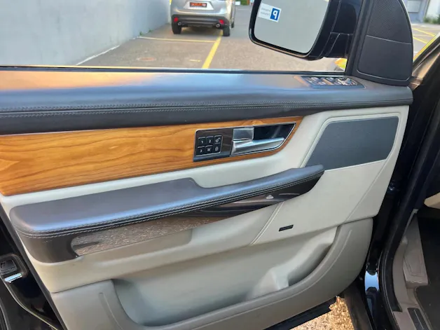 Land Rover Range Rover Sport 3.0 TDV6 HSE Automatic