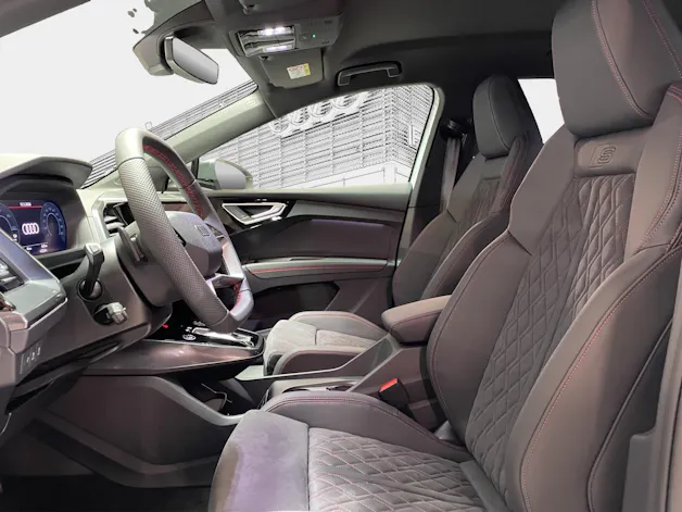 Audi Q4 e-tron 45 Edition Swiss Ski quattro