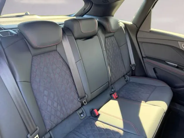 Audi Q4 e-tron 45 Edition Swiss Ski quattro