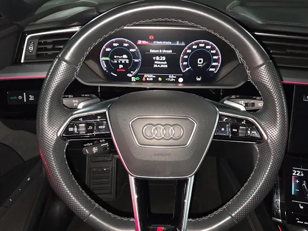 Audi e-tron 55 S Line Black Edition quattro