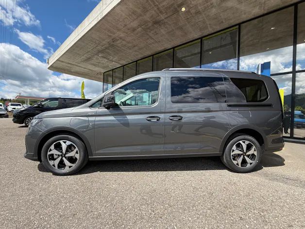Ford Grand Tourneo Connect 1.5 PHEV Active Automat