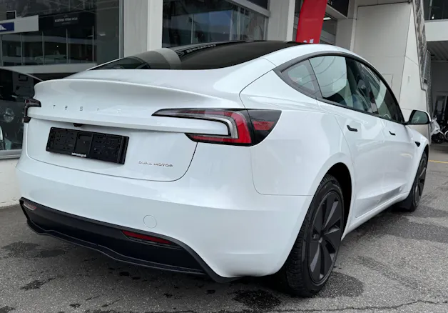 Tesla Model 3 Long Range Dual Motor AWD