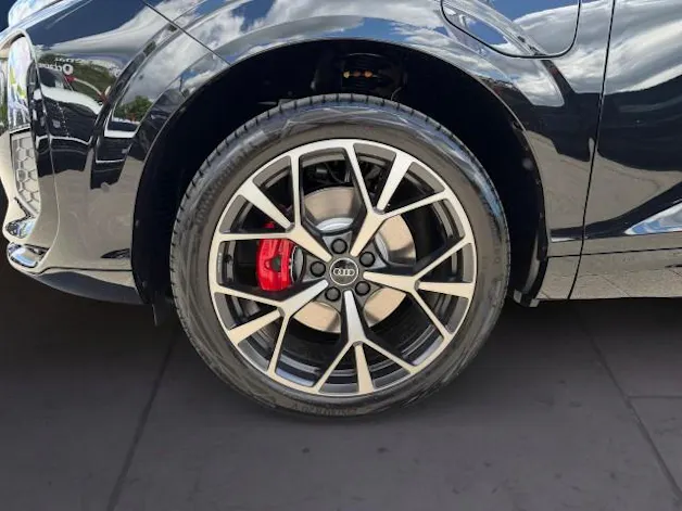Audi Q3 SUV e-hybrid 200 kW S tronig