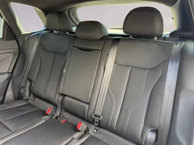 Audi Q3 SUV e-hybrid 200 kW S tronig