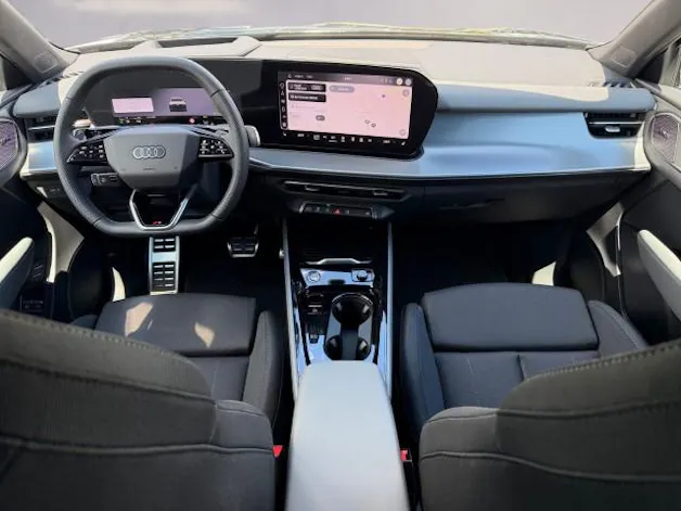 Audi Q3 SUV e-hybrid 200 kW S tronig