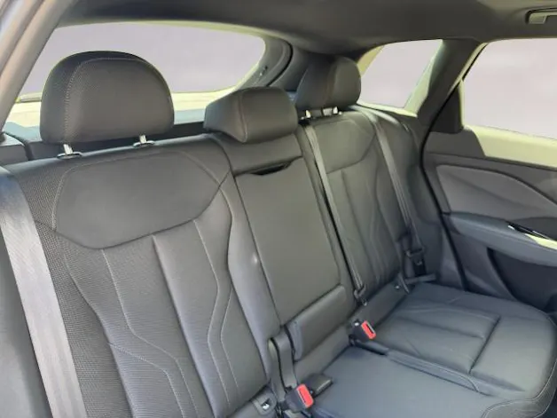 Audi Q3 SUV e-hybrid 200 kW S tronig