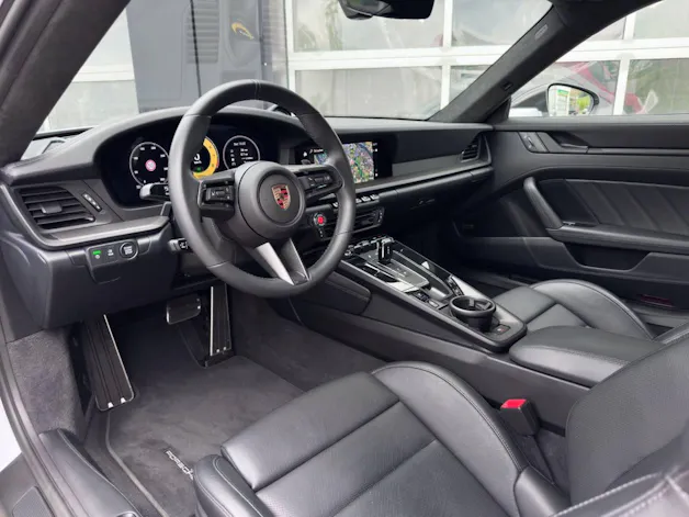 Porsche 911 Carrera 4 GTS