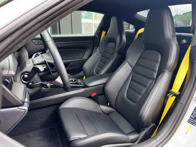 Porsche 911 Carrera 4 GTS
