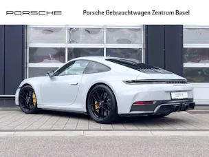 Porsche 911 Carrera 4 GTS