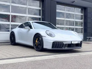 Porsche 911 Carrera 4 GTS