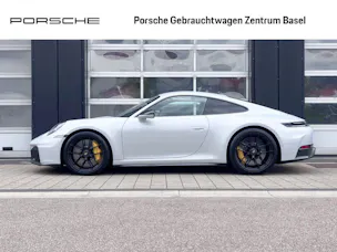 Porsche 911 Carrera 4 GTS