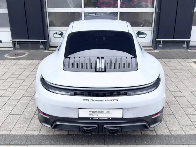 Porsche 911 Carrera 4 GTS