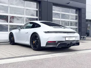 Porsche 911 Carrera 4 GTS