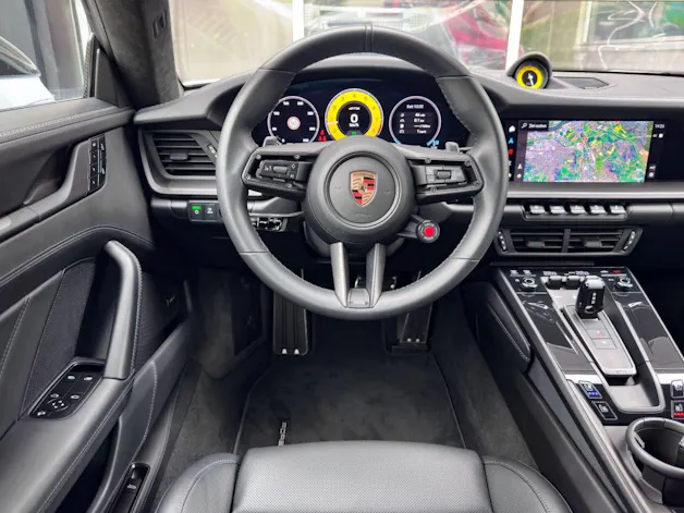 Porsche 911 Carrera 4 GTS