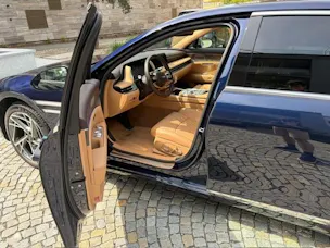 Genesis G90 Luxury Plus