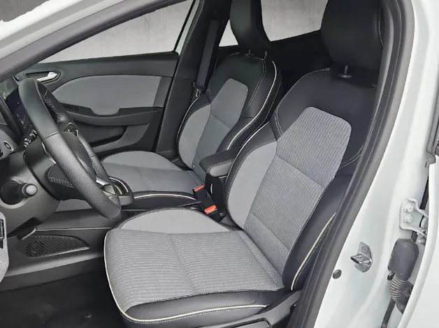 Renault Clio 1.6 E-Tech techno Full Hybrid 145PS