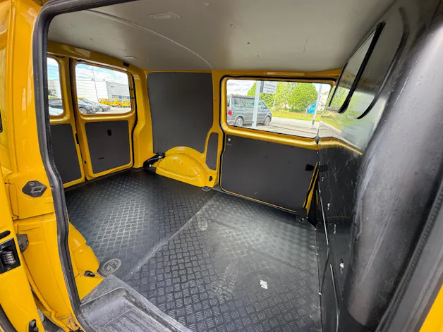 VW T6.1 2.0 TDI Kawa DSG mit 2-Schiebetüren + Klima