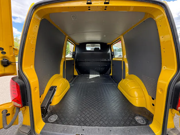 VW T6.1 2.0 TDI Kawa DSG mit 2-Schiebetüren + Klima