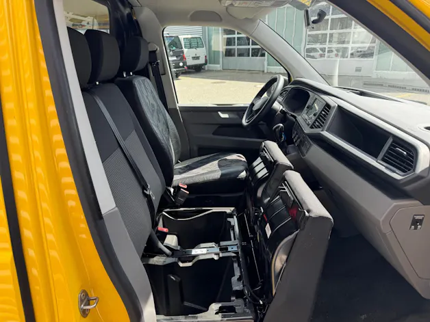 VW T6.1 2.0 TDI Kawa DSG mit 2-Schiebetüren + Klima