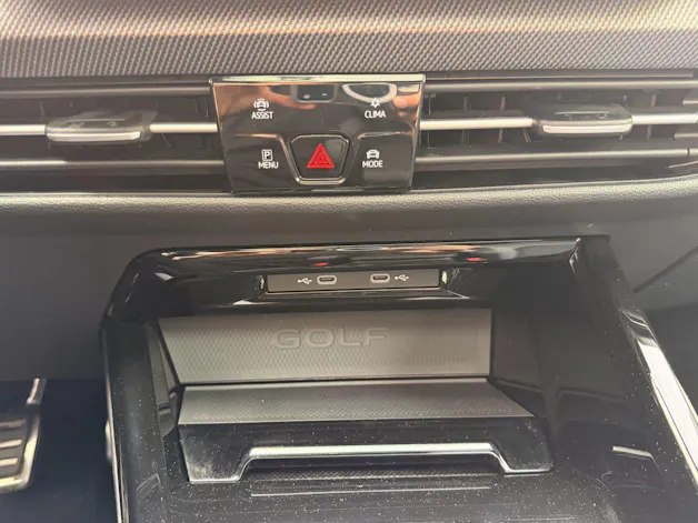 VW Golf 2.0 TSI 333 PS 4MOTION R BLACK EDITION *** AKRAPOVIC ABGAS & PANORAMAGLASDACH ***