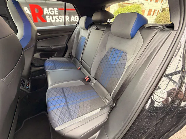 VW Golf 2.0 TSI 333 PS 4MOTION R BLACK EDITION *** AKRAPOVIC ABGAS & PANORAMAGLASDACH ***