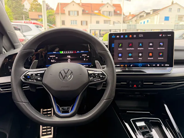 VW Golf 2.0 TSI 333 PS 4MOTION R BLACK EDITION *** AKRAPOVIC ABGAS & PANORAMAGLASDACH ***