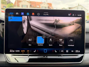 VW Golf 2.0 TSI 333 PS 4MOTION R BLACK EDITION *** AKRAPOVIC ABGAS & PANORAMAGLASDACH ***